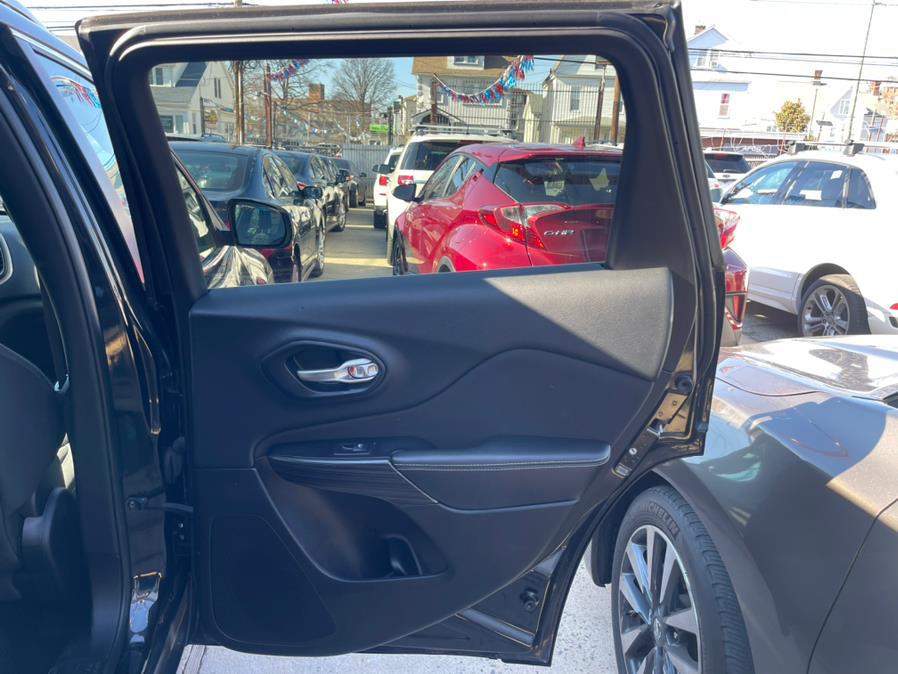 Used Jeep Cherokee FWD 4dr Latitude 2015 | NYC Automart Inc. Brooklyn, New York Used Jeep Cherokee FWD 4dr Latitude 2015 | NYC Automart Inc. Brooklyn, New York