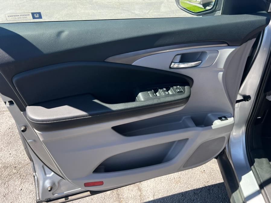 2017 Honda Ridgeline RTL 4x4 Crew Cab 5.3'' Bed, available for sale in New Windsor, New York | Prestige Pre-Owned Motors Inc. New Windsor, New York 2017 Honda Ridgeline RTL 4x4 Crew Cab 5.3'' Bed, available for sale in New Windsor, New York | Prestige Pre-Owned Motors Inc. New Windsor, New York