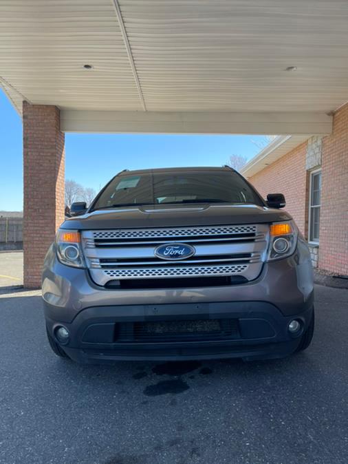2013 Ford Explorer 4WD 4dr XLT, available for sale in New Britain, Connecticut | Supreme Automotive. New Britain, Connecticut 2013 Ford Explorer 4WD 4dr XLT, available for sale in New Britain, Connecticut | Supreme Automotive. New Britain, Connecticut