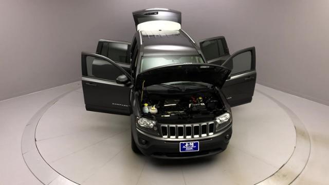 Used Jeep Compass FWD 4dr Sport 2016 | J&M Automotive Sls&Svc LLC. Naugatuck, Connecticut Used Jeep Compass FWD 4dr Sport 2016 | J&M Automotive Sls&Svc LLC. Naugatuck, Connecticut