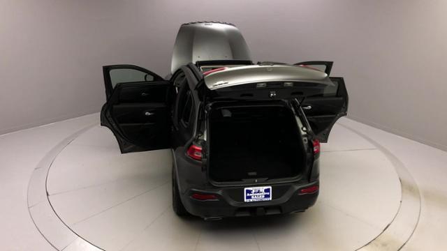 2016 Jeep Cherokee 4WD 4dr High Altitude, available for sale in Naugatuck, Connecticut | J&M Automotive Sls&Svc LLC. Naugatuck, Connecticut 2016 Jeep Cherokee 4WD 4dr High Altitude, available for sale in Naugatuck, Connecticut | J&M Automotive Sls&Svc LLC. Naugatuck, Connecticut