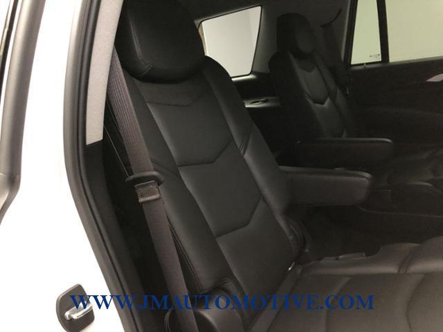 Used Cadillac Escalade 4WD 4dr Luxury 2017 | J&M Automotive Sls&Svc LLC. Naugatuck, Connecticut Used Cadillac Escalade 4WD 4dr Luxury 2017 | J&M Automotive Sls&Svc LLC. Naugatuck, Connecticut