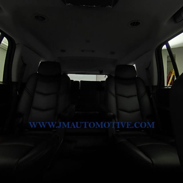 Used Cadillac Escalade 4WD 4dr Luxury 2017 | J&M Automotive Sls&Svc LLC. Naugatuck, Connecticut Used Cadillac Escalade 4WD 4dr Luxury 2017 | J&M Automotive Sls&Svc LLC. Naugatuck, Connecticut