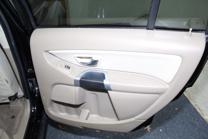 2013 Volvo XC90 AWD 4dr Platinum, available for sale in Plainville, Connecticut | New England Auto Sales LLC. Plainville, Connecticut 2013 Volvo XC90 AWD 4dr Platinum, available for sale in Plainville, Connecticut | New England Auto Sales LLC. Plainville, Connecticut