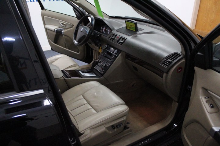 2013 Volvo XC90 AWD 4dr Platinum, available for sale in Plainville, Connecticut | New England Auto Sales LLC. Plainville, Connecticut 2013 Volvo XC90 AWD 4dr Platinum, available for sale in Plainville, Connecticut | New England Auto Sales LLC. Plainville, Connecticut