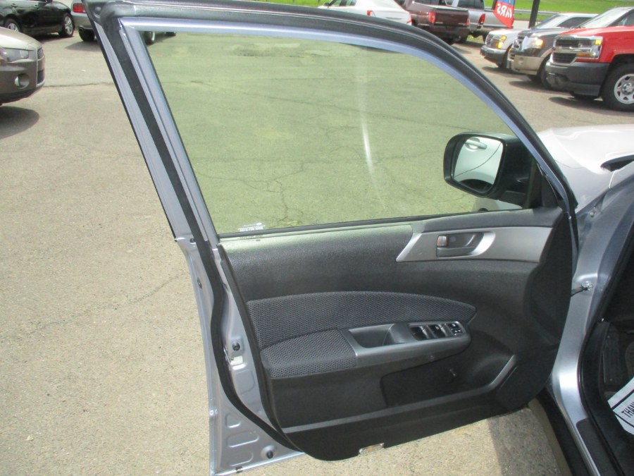 Used Subaru Forester 4dr Auto 2.5X 2012 | Cos Central Auto. Meriden, Connecticut Used Subaru Forester 4dr Auto 2.5X 2012 | Cos Central Auto. Meriden, Connecticut