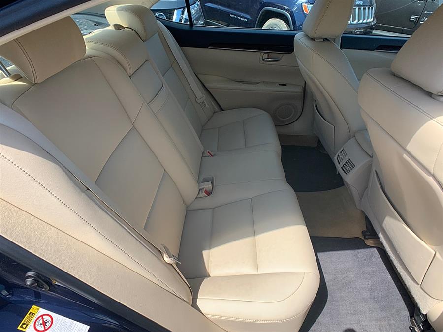 Used Lexus ES 350 4dr Sdn 2013 | Smart Buy Auto Sales, LLC. Wallingford, Connecticut Used Lexus ES 350 4dr Sdn 2013 | Smart Buy Auto Sales, LLC. Wallingford, Connecticut