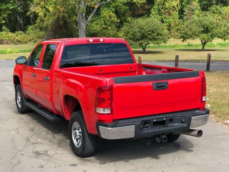 2009 GMC Sierra 2500HD 4WD Crew Cab 153" SLE, available for sale in Plainville, Connecticut | Choice Group LLC Choice Motor Car. Plainville, Connecticut