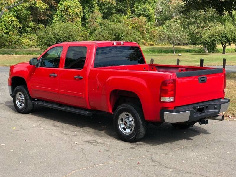 2009 GMC Sierra 2500HD 4WD Crew Cab 153" SLE, available for sale in Plainville, Connecticut | Choice Group LLC Choice Motor Car. Plainville, Connecticut