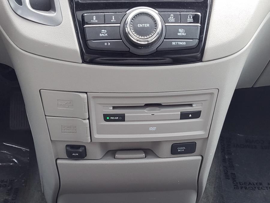 2016 Honda Odyssey 5dr EX-L w/Navi, available for sale in Newark, New Jersey | Champion Auto Sales. Newark, New Jersey 2016 Honda Odyssey 5dr EX-L w/Navi, available for sale in Newark, New Jersey | Champion Auto Sales. Newark, New Jersey