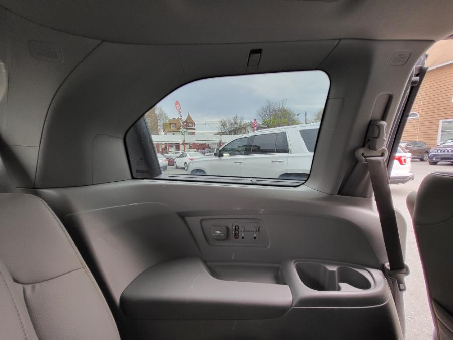 2016 Honda Odyssey 5dr EX-L w/Navi, available for sale in Newark, New Jersey | Champion Auto Sales. Newark, New Jersey 2016 Honda Odyssey 5dr EX-L w/Navi, available for sale in Newark, New Jersey | Champion Auto Sales. Newark, New Jersey