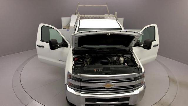 2015 Chevrolet Silverado 3500hd 2WD Reg Cab 162 WB, 83.58 CA WT, available for sale in Naugatuck, Connecticut | J&M Automotive Sls&Svc LLC. Naugatuck, Connecticut 2015 Chevrolet Silverado 3500hd 2WD Reg Cab 162 WB, 83.58 CA WT, available for sale in Naugatuck, Connecticut | J&M Automotive Sls&Svc LLC. Naugatuck, Connecticut