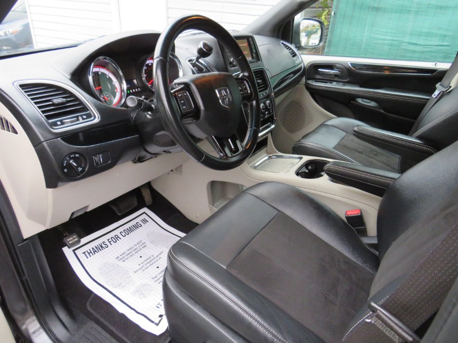 2020 Dodge Grand Caravan SXT Wagon, available for sale in Middle Village, New York | Road Masters II INC. Middle Village, New York 2020 Dodge Grand Caravan SXT Wagon, available for sale in Middle Village, New York | Road Masters II INC. Middle Village, New York