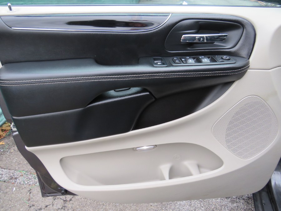 2020 Dodge Grand Caravan SXT Wagon, available for sale in Middle Village, New York | Road Masters II INC. Middle Village, New York 2020 Dodge Grand Caravan SXT Wagon, available for sale in Middle Village, New York | Road Masters II INC. Middle Village, New York
