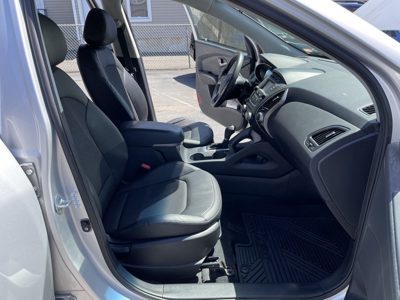Used Hyundai Tucson AWD 4dr GLS 2015 | Union Street Auto Sales. West Springfield, Massachusetts Used Hyundai Tucson AWD 4dr GLS 2015 | Union Street Auto Sales. West Springfield, Massachusetts