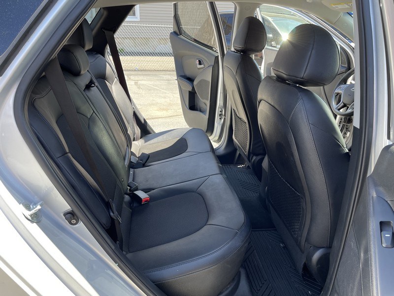 Used Hyundai Tucson AWD 4dr GLS 2015 | Union Street Auto Sales. West Springfield, Massachusetts Used Hyundai Tucson AWD 4dr GLS 2015 | Union Street Auto Sales. West Springfield, Massachusetts
