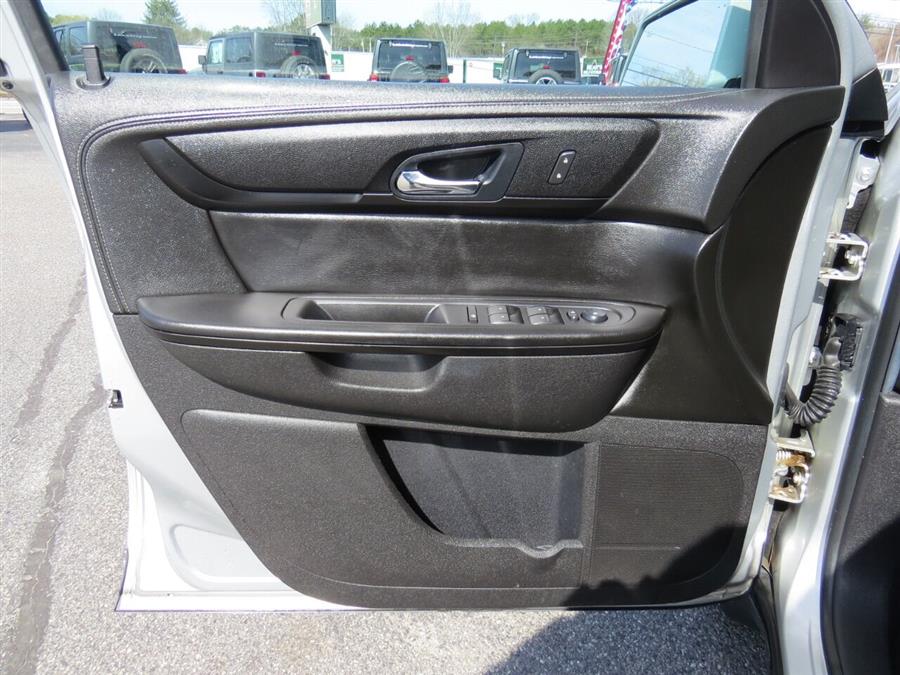 Used Chevrolet Traverse LT AWD 4dr SUV w/1LT 2016 | Lake City Exports Inc. Auburn, Maine Used Chevrolet Traverse LT AWD 4dr SUV w/1LT 2016 | Lake City Exports Inc. Auburn, Maine