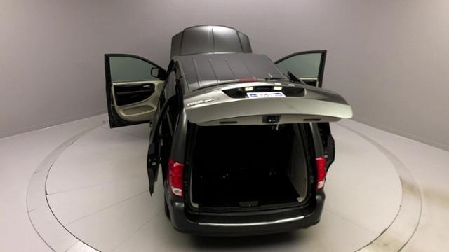 Used Dodge Grand Caravan SE Wagon 2019 | J&M Automotive Sls&Svc LLC. Naugatuck, Connecticut Used Dodge Grand Caravan SE Wagon 2019 | J&M Automotive Sls&Svc LLC. Naugatuck, Connecticut