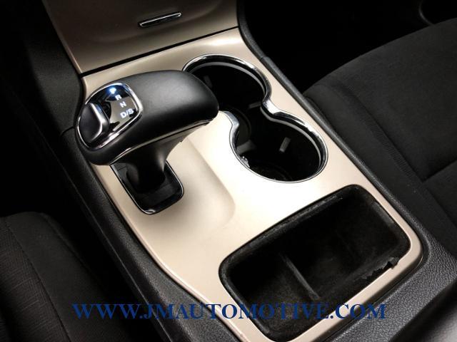 2014 Jeep Grand Cherokee 4WD 4dr Laredo, available for sale in Naugatuck, Connecticut | J&M Automotive Sls&Svc LLC. Naugatuck, Connecticut 2014 Jeep Grand Cherokee 4WD 4dr Laredo, available for sale in Naugatuck, Connecticut | J&M Automotive Sls&Svc LLC. Naugatuck, Connecticut