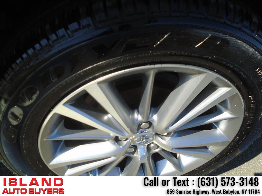 Used Toyota Corolla LE Plus 4dr Sedan 2015 | Island Auto Buyers. West Babylon, New York Used Toyota Corolla LE Plus 4dr Sedan 2015 | Island Auto Buyers. West Babylon, New York