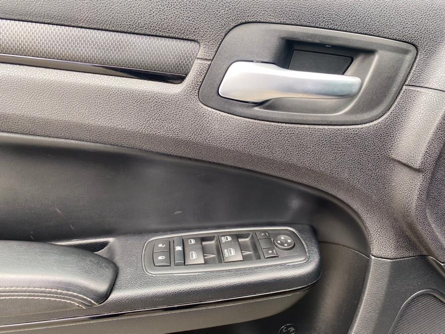 2015 Chrysler 300 4dr Sdn 300S AWD w/Navi, available for sale in Lodi, New Jersey | European Auto Expo. Lodi, New Jersey 2015 Chrysler 300 4dr Sdn 300S AWD w/Navi, available for sale in Lodi, New Jersey | European Auto Expo. Lodi, New Jersey