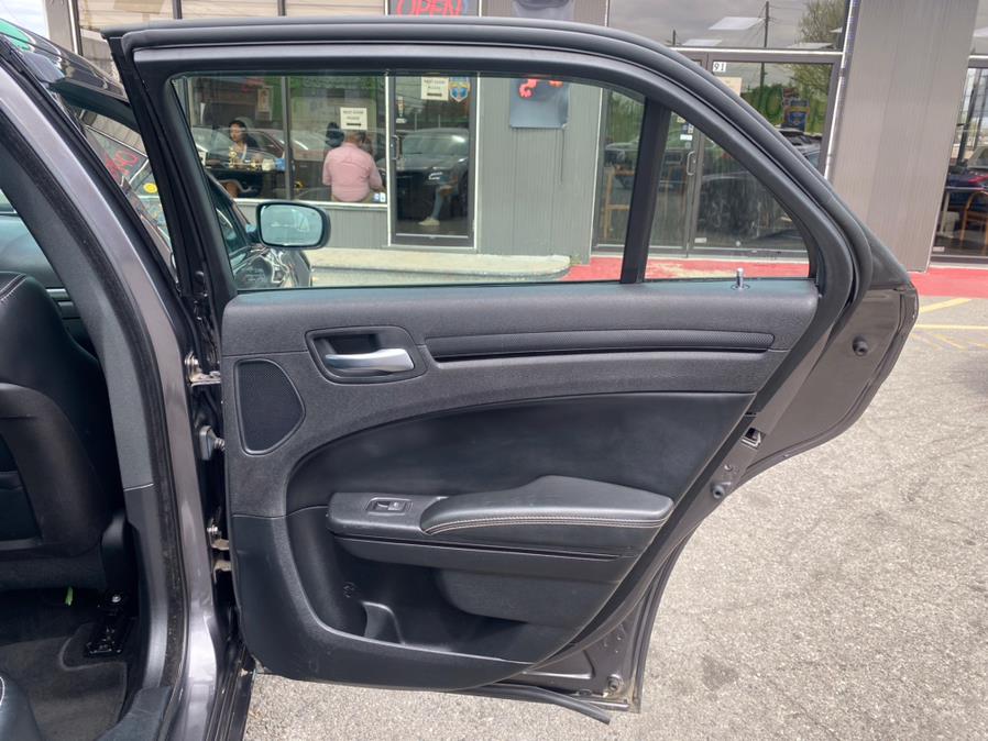 2015 Chrysler 300 4dr Sdn 300S AWD w/Navi, available for sale in Lodi, New Jersey | European Auto Expo. Lodi, New Jersey 2015 Chrysler 300 4dr Sdn 300S AWD w/Navi, available for sale in Lodi, New Jersey | European Auto Expo. Lodi, New Jersey