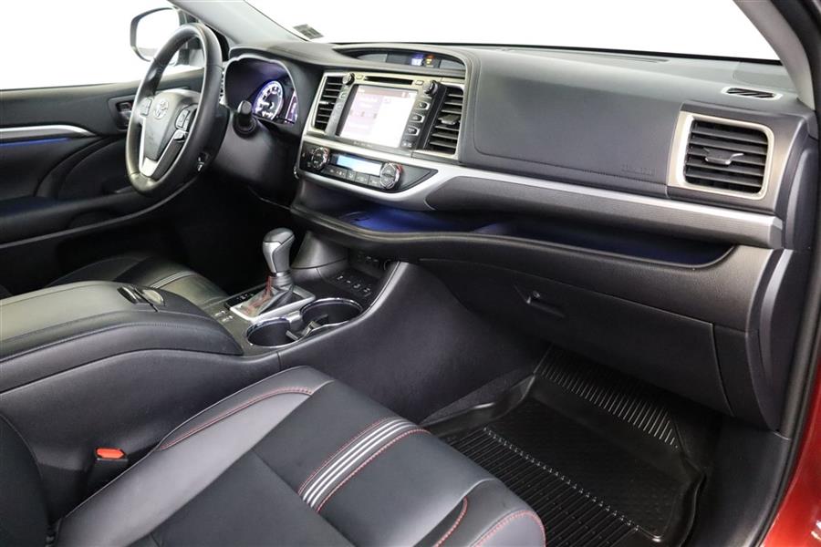 Used Toyota Highlander SE 2019 | Fast Track Motors. Paterson, New Jersey Used Toyota Highlander SE 2019 | Fast Track Motors. Paterson, New Jersey