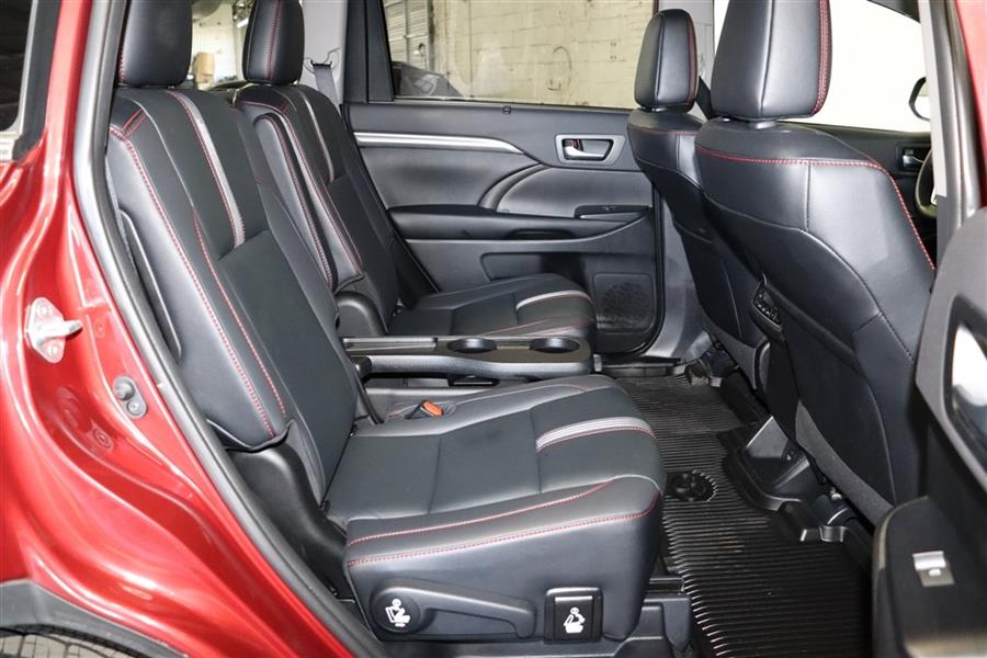 Used Toyota Highlander SE 2019 | Fast Track Motors. Paterson, New Jersey Used Toyota Highlander SE 2019 | Fast Track Motors. Paterson, New Jersey