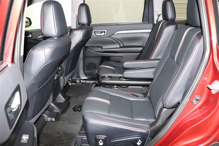 Used Toyota Highlander SE 2019 | Fast Track Motors. Paterson, New Jersey Used Toyota Highlander SE 2019 | Fast Track Motors. Paterson, New Jersey