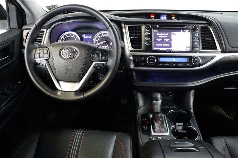 Used Toyota Highlander SE 2019 | Fast Track Motors. Paterson, New Jersey Used Toyota Highlander SE 2019 | Fast Track Motors. Paterson, New Jersey