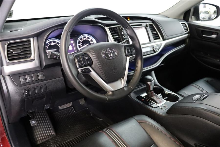 Used Toyota Highlander SE 2019 | Fast Track Motors. Paterson, New Jersey Used Toyota Highlander SE 2019 | Fast Track Motors. Paterson, New Jersey