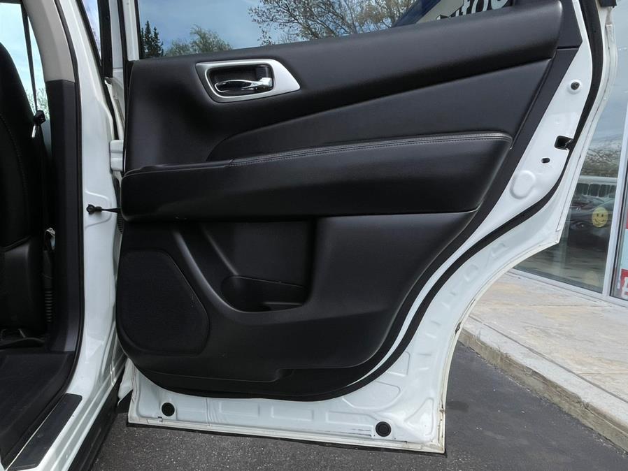 Used Nissan Pathfinder PLATINUM 2017 | Sunrise of Elmont. Elmont, New York Used Nissan Pathfinder PLATINUM 2017 | Sunrise of Elmont. Elmont, New York