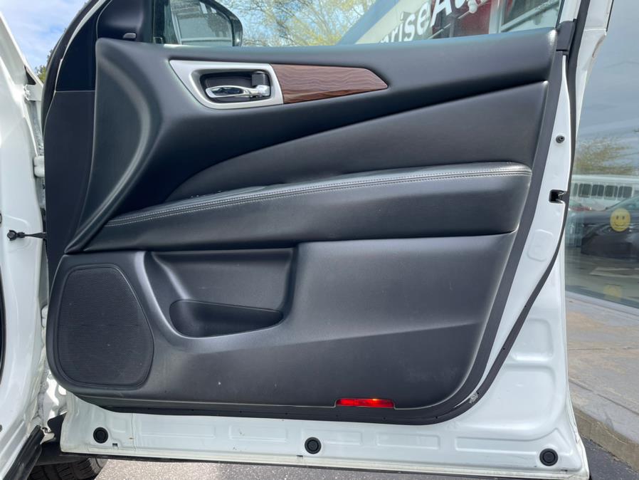 Used Nissan Pathfinder PLATINUM 2017 | Sunrise of Elmont. Elmont, New York Used Nissan Pathfinder PLATINUM 2017 | Sunrise of Elmont. Elmont, New York