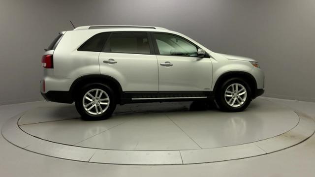 2015 Kia Sorento AWD 4dr V6 LX, available for sale in Naugatuck, Connecticut | J&M Automotive Sls&Svc LLC. Naugatuck, Connecticut 2015 Kia Sorento AWD 4dr V6 LX, available for sale in Naugatuck, Connecticut | J&M Automotive Sls&Svc LLC. Naugatuck, Connecticut
