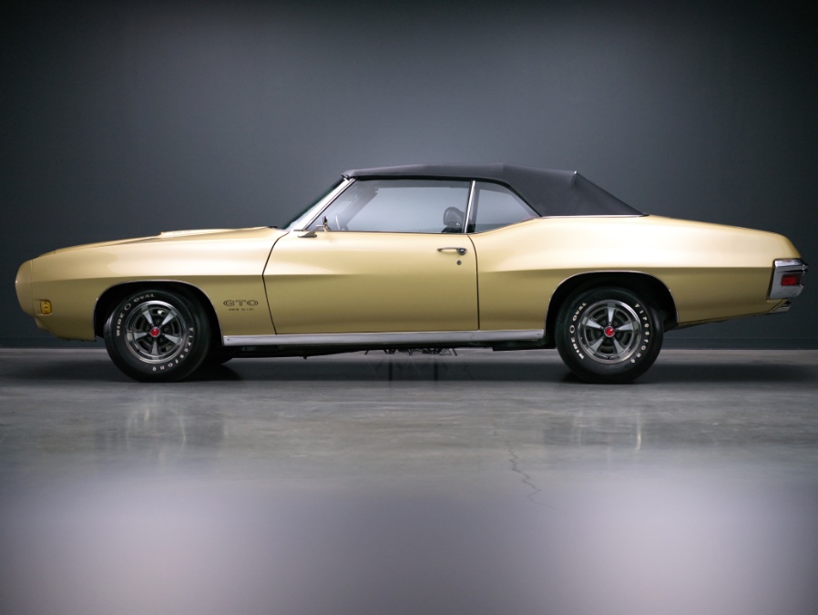 1970 Pontiac GTO Ram Air III, available for sale in North Salem, New York | Meccanic Shop North Inc. North Salem, New York 1970 Pontiac GTO Ram Air III, available for sale in North Salem, New York | Meccanic Shop North Inc. North Salem, New York