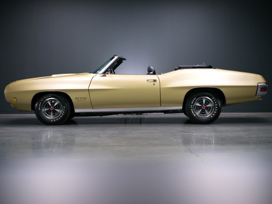 1970 Pontiac GTO Ram Air III, available for sale in North Salem, New York | Meccanic Shop North Inc. North Salem, New York 1970 Pontiac GTO Ram Air III, available for sale in North Salem, New York | Meccanic Shop North Inc. North Salem, New York