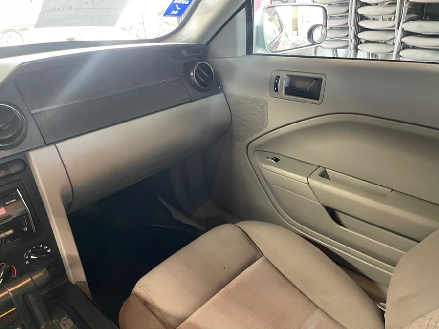 2005 Ford Mustang 2dr Cpe Deluxe, available for sale in Garden Grove, California | U Save Auto Auction. Garden Grove, California 2005 Ford Mustang 2dr Cpe Deluxe, available for sale in Garden Grove, California | U Save Auto Auction. Garden Grove, California
