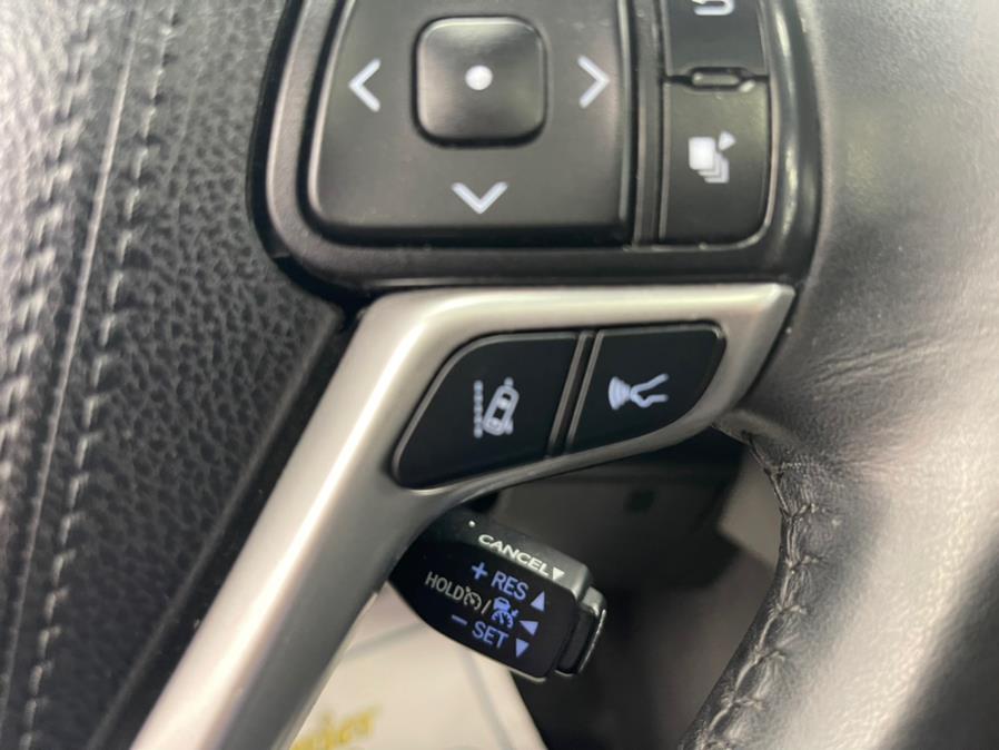 2019 Toyota Highlander SE V6 AWD (Natl), available for sale in Massapequa Park, New York | Power Motors East. Massapequa Park, New York 2019 Toyota Highlander SE V6 AWD (Natl), available for sale in Massapequa Park, New York | Power Motors East. Massapequa Park, New York