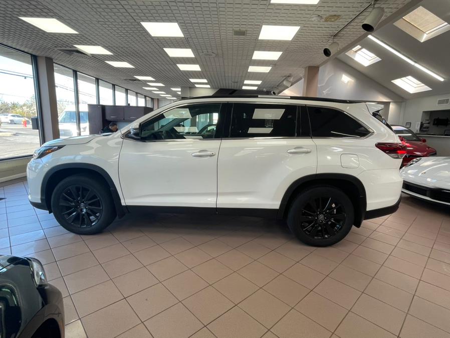 2019 Toyota Highlander SE V6 AWD (Natl), available for sale in Massapequa Park, New York | Power Motors East. Massapequa Park, New York 2019 Toyota Highlander SE V6 AWD (Natl), available for sale in Massapequa Park, New York | Power Motors East. Massapequa Park, New York