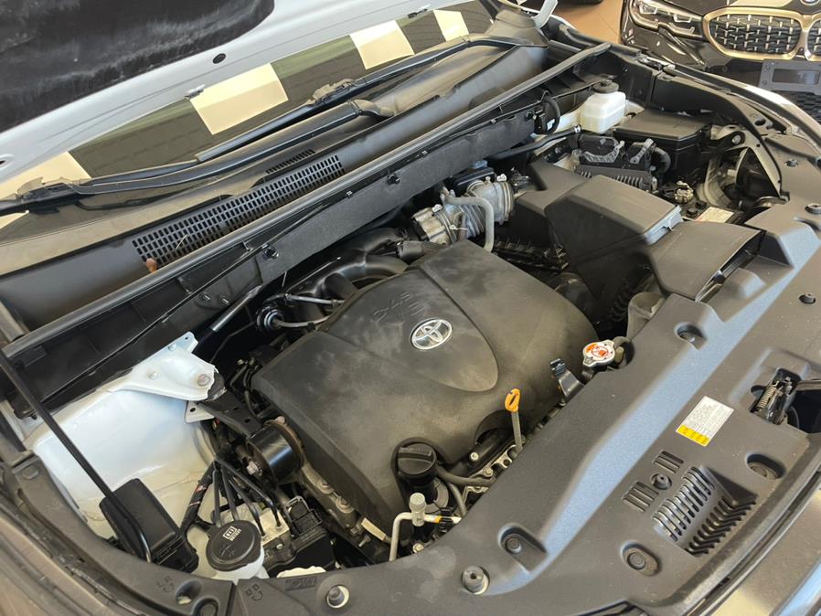 2019 Toyota Highlander SE V6 AWD (Natl), available for sale in Massapequa Park, New York | Power Motors East. Massapequa Park, New York 2019 Toyota Highlander SE V6 AWD (Natl), available for sale in Massapequa Park, New York | Power Motors East. Massapequa Park, New York