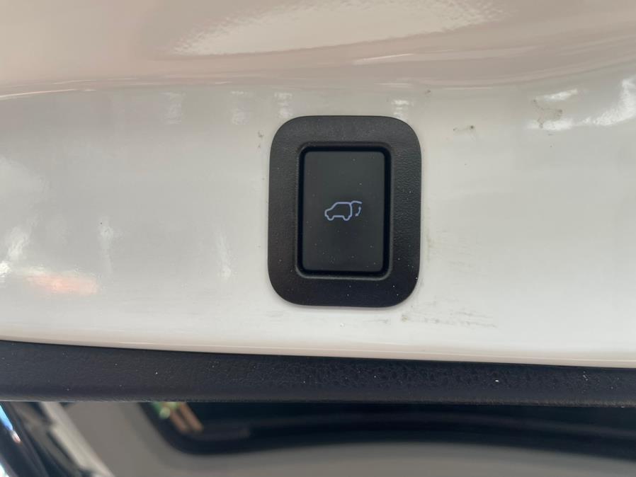 2019 Toyota Highlander SE V6 AWD (Natl), available for sale in Massapequa Park, New York | Power Motors East. Massapequa Park, New York 2019 Toyota Highlander SE V6 AWD (Natl), available for sale in Massapequa Park, New York | Power Motors East. Massapequa Park, New York