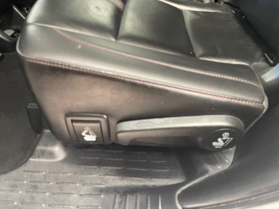 2019 Toyota Highlander SE V6 AWD (Natl), available for sale in Massapequa Park, New York | Power Motors East. Massapequa Park, New York 2019 Toyota Highlander SE V6 AWD (Natl), available for sale in Massapequa Park, New York | Power Motors East. Massapequa Park, New York