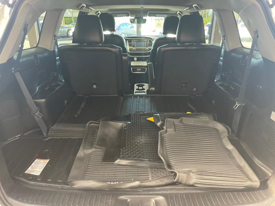 2019 Toyota Highlander SE V6 AWD (Natl), available for sale in Massapequa Park, New York | Power Motors East. Massapequa Park, New York 2019 Toyota Highlander SE V6 AWD (Natl), available for sale in Massapequa Park, New York | Power Motors East. Massapequa Park, New York