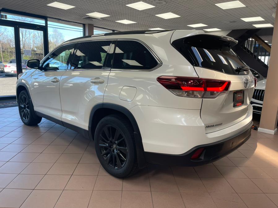 2019 Toyota Highlander SE V6 AWD (Natl), available for sale in Massapequa Park, New York | Power Motors East. Massapequa Park, New York 2019 Toyota Highlander SE V6 AWD (Natl), available for sale in Massapequa Park, New York | Power Motors East. Massapequa Park, New York