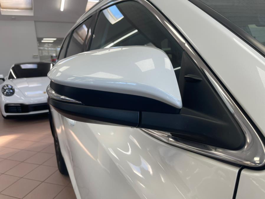 2019 Toyota Highlander SE V6 AWD (Natl), available for sale in Massapequa Park, New York | Power Motors East. Massapequa Park, New York 2019 Toyota Highlander SE V6 AWD (Natl), available for sale in Massapequa Park, New York | Power Motors East. Massapequa Park, New York