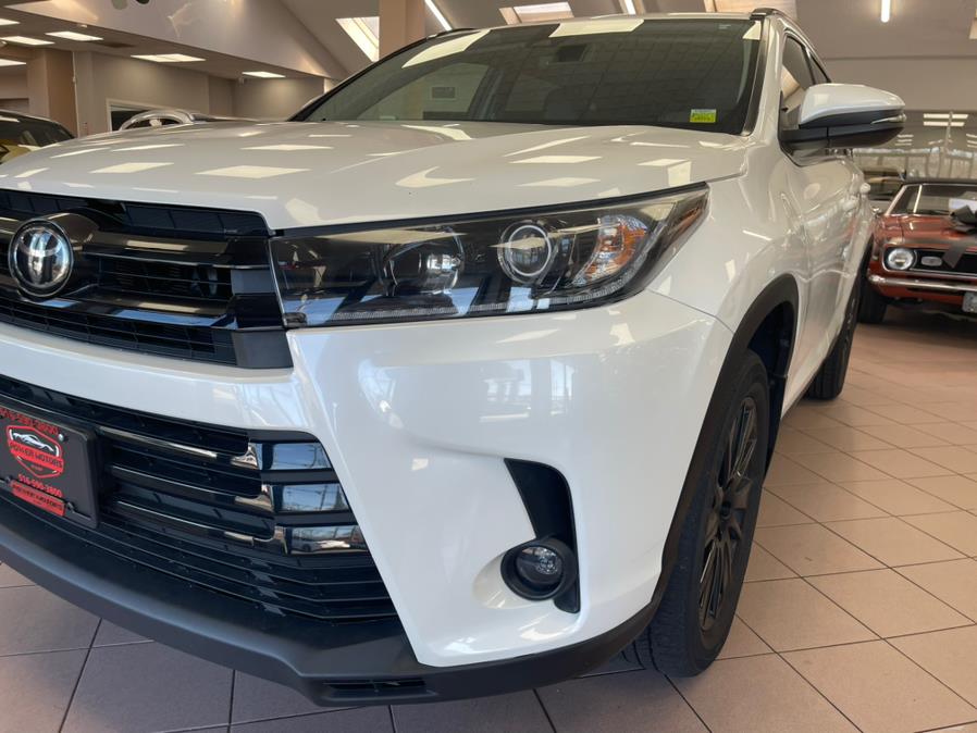 2019 Toyota Highlander SE V6 AWD (Natl), available for sale in Massapequa Park, New York | Power Motors East. Massapequa Park, New York 2019 Toyota Highlander SE V6 AWD (Natl), available for sale in Massapequa Park, New York | Power Motors East. Massapequa Park, New York