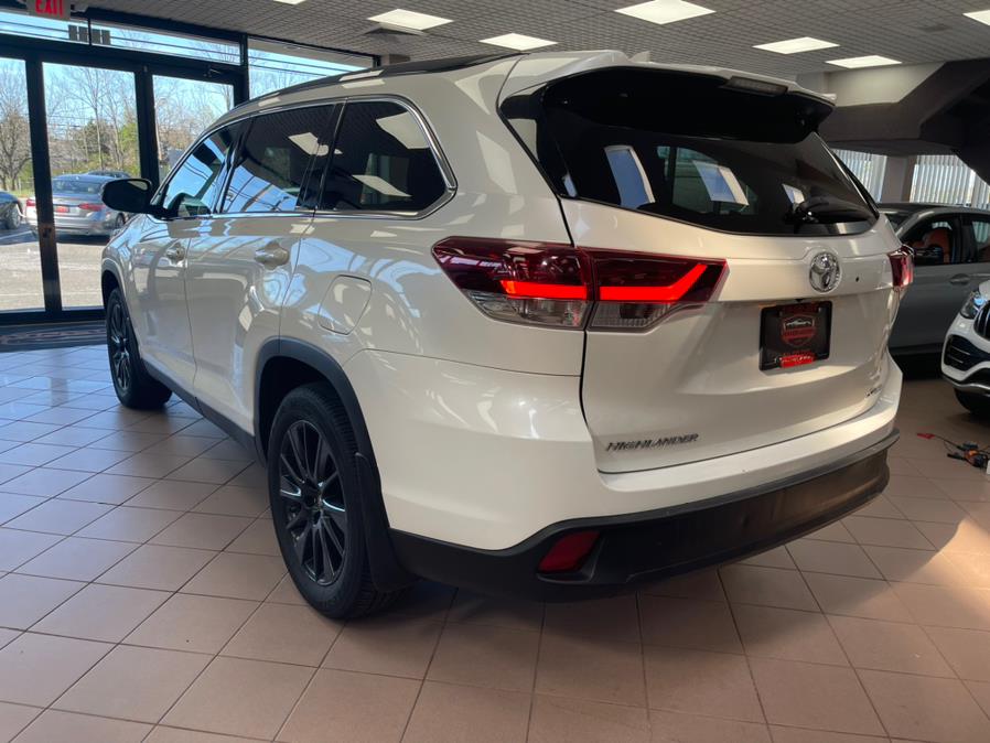 2019 Toyota Highlander SE V6 AWD (Natl), available for sale in Massapequa Park, New York | Power Motors East. Massapequa Park, New York 2019 Toyota Highlander SE V6 AWD (Natl), available for sale in Massapequa Park, New York | Power Motors East. Massapequa Park, New York