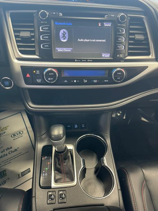2019 Toyota Highlander SE V6 AWD (Natl), available for sale in Massapequa Park, New York | Power Motors East. Massapequa Park, New York 2019 Toyota Highlander SE V6 AWD (Natl), available for sale in Massapequa Park, New York | Power Motors East. Massapequa Park, New York
