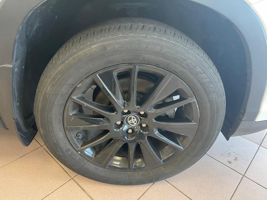 2019 Toyota Highlander SE V6 AWD (Natl), available for sale in Massapequa Park, New York | Power Motors East. Massapequa Park, New York 2019 Toyota Highlander SE V6 AWD (Natl), available for sale in Massapequa Park, New York | Power Motors East. Massapequa Park, New York