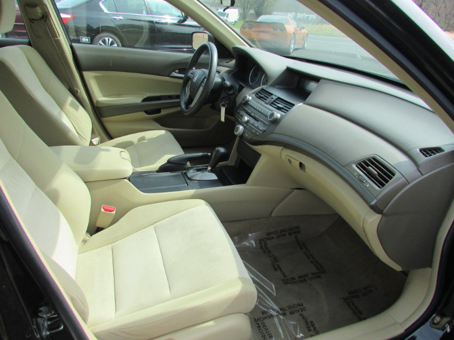 Used Honda Accord Sdn 4dr I4 Auto LX PZEV 2009 | United Auto Sales of E Windsor, Inc. East Windsor, Connecticut Used Honda Accord Sdn 4dr I4 Auto LX PZEV 2009 | United Auto Sales of E Windsor, Inc. East Windsor, Connecticut